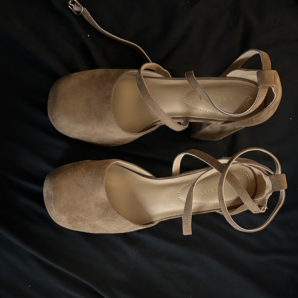 Versona Tan Suede Heels